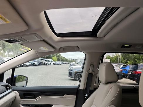 Used 2025 Honda Odyssey EX-L image 32