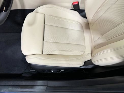 Used 2025 BMW 330i xDrive Sedan w/ Convenience Package image 26