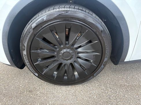 Used 2020 Tesla Model Y Long Range AWD/4WD image 27