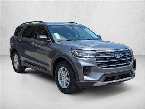 New 2026 Ford Explorer Active RWD image 7