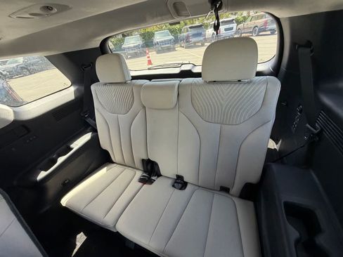 Used 2023 Hyundai Palisade Calligraphy AWD/4WD image 5
