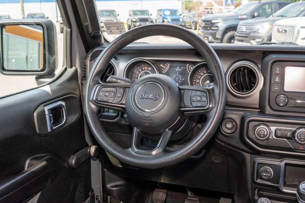 Used 2021 Jeep Wrangler Unlimited Sport AWD/4WD image 17