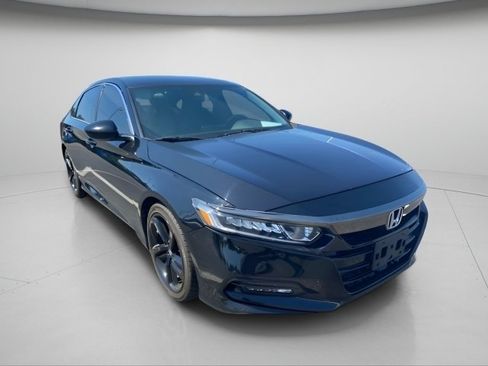 Used 2018 Honda Accord Sport image 5