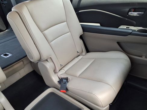 Used 2022 Honda Pilot Touring image 24