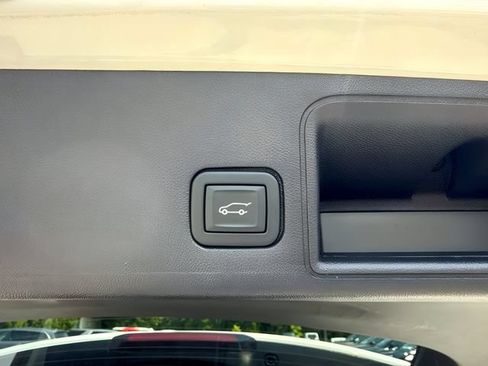 Used 2024 GMC Terrain AT4 AWD/4WD image 25