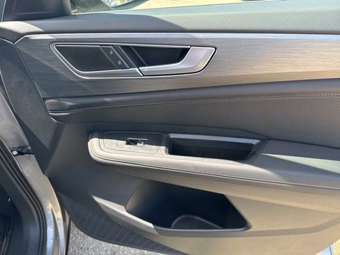 New 2025 Volkswagen Atlas Cross Sport SE image 28