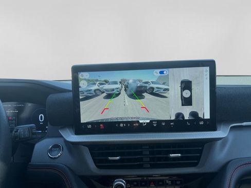 Used 2025 Ford Explorer ST image 17