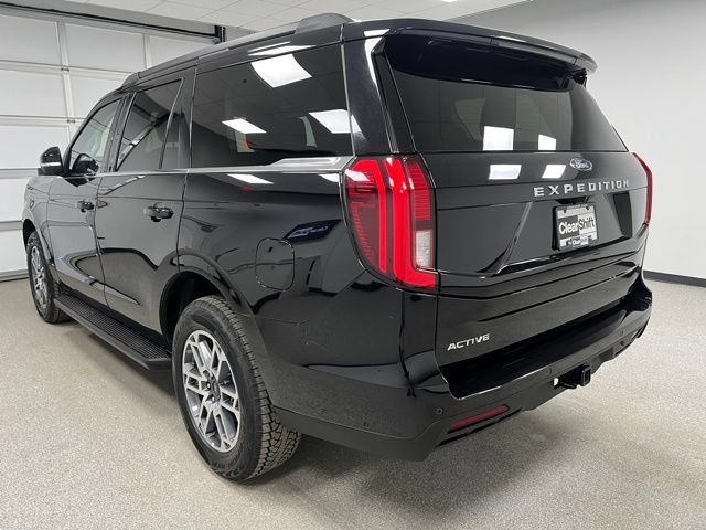 Used 2025 Ford Expedition Active AWD/4WD image 8