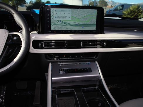 Certified 2025 Lincoln Aviator 2WD image 13