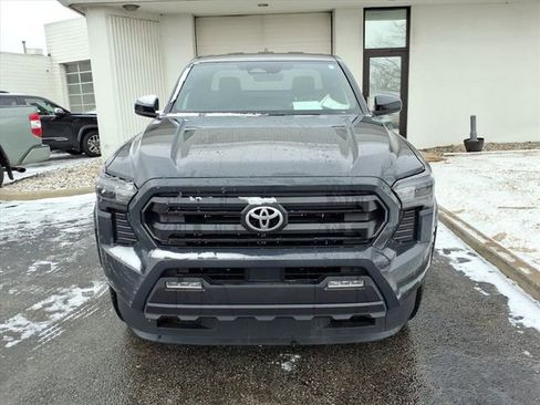 Certified 2025 Toyota Tacoma SR5 image 23