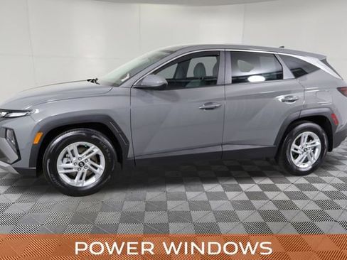 Used 2025 Hyundai Tucson SE image 10