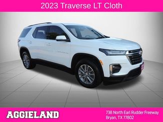 Used 2023 Chevrolet Traverse LT FWD video 1