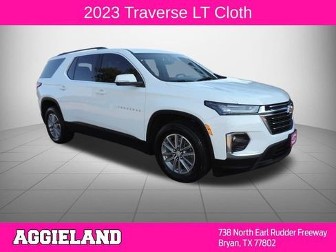 Used 2023 Chevrolet Traverse LT FWD image 1