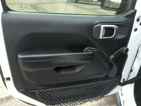 Used 2021 Jeep Gladiator Sport image 17