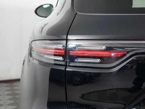 Certified 2023 Porsche Cayenne AWD/4WD image 12