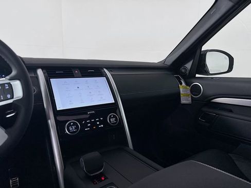 New 2026 Land Rover Discovery Dynamic SE image 26