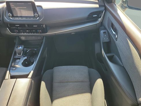 Used 2022 Nissan Rogue SV image 18