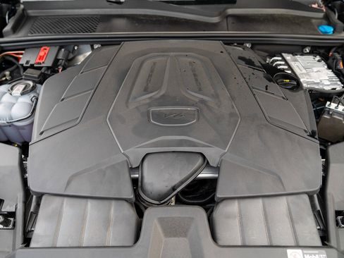 Used 2025 Porsche Cayenne image 29