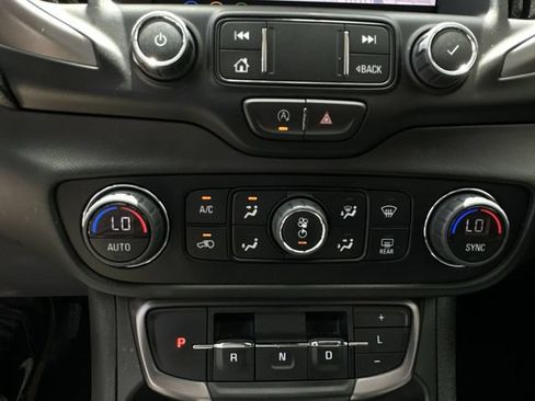 Certified 2022 GMC Terrain AT4 w/ Infotainment Package II AWD/4WD image 27