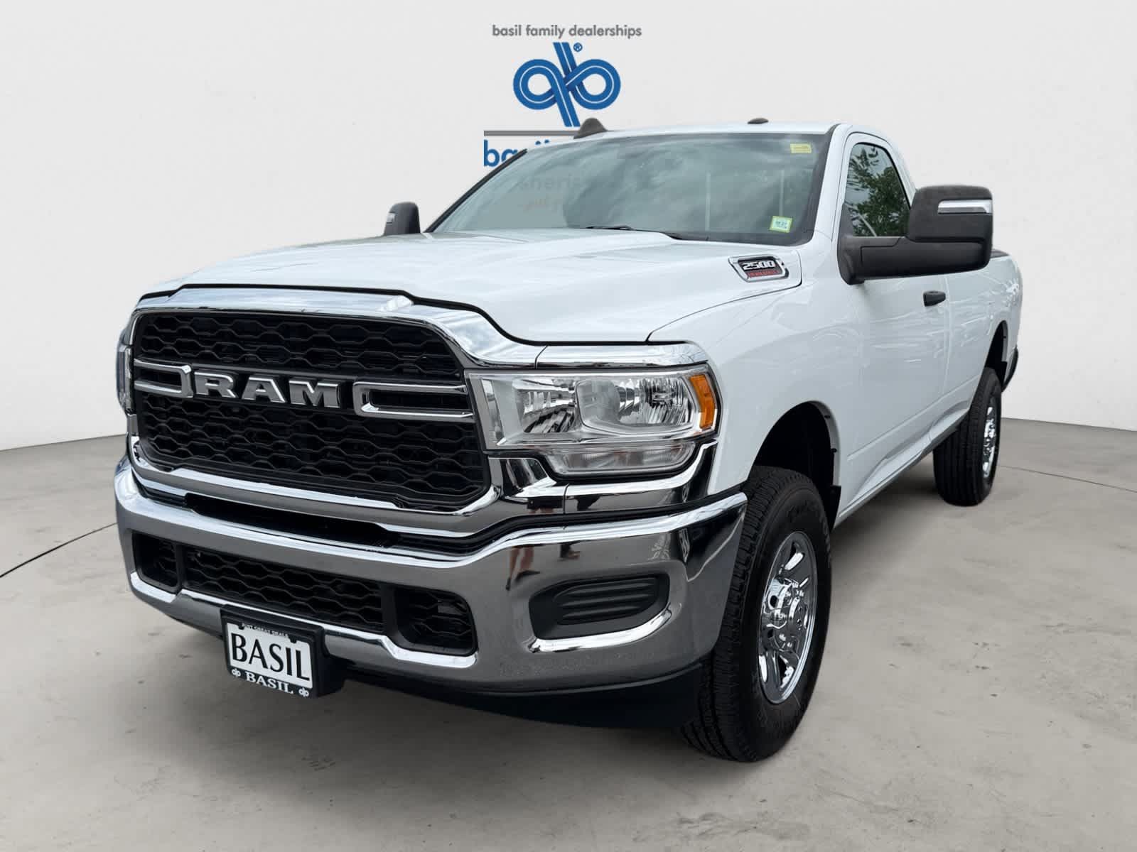 Used 2024 RAM 2500 Tradesman w/ Chrome Appearance Group AWD/4WD image 2