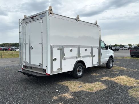New 2027 Ford E-350 and Econoline 350 Super Duty w/ Power Equipment Group RWD image 5