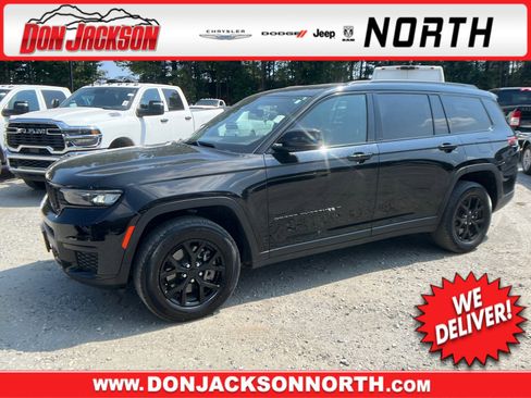 Used 2024 Jeep Grand Cherokee L Laredo image 1