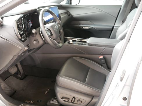 Used 2023 Lexus RX 350 Premium Plus w/ Accessory Package (Z1) image 4