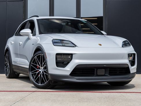 New 2025 Porsche Macan 4S Electric image 6