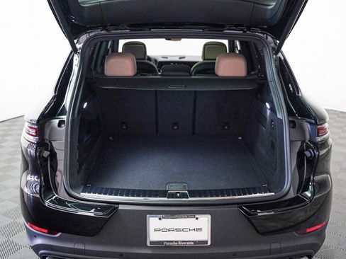 New 2026 Porsche Cayenne S image 24