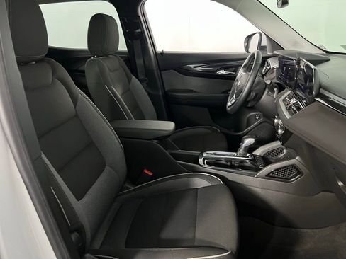 Used 2024 Chevrolet TrailBlazer LT w/ Convenience Package image 33