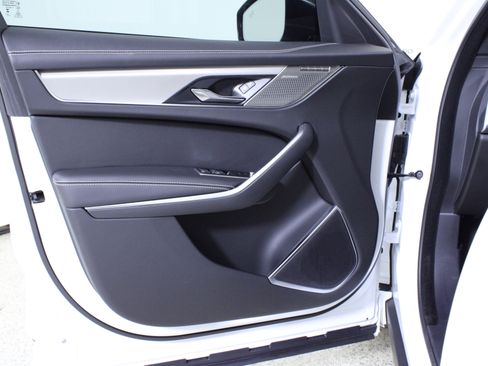 Used 2026 Jaguar F-PACE R-Dynamic S image 19