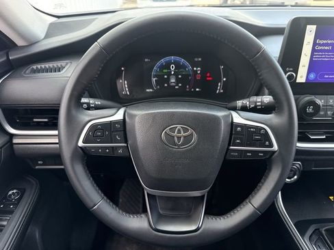 Used 2025 Toyota Grand Highlander XLE image 13