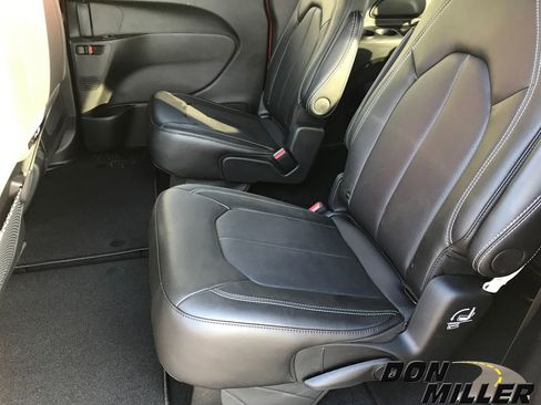 New 2026 Chrysler Pacifica Select image 32