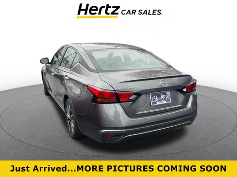 Used 2025 Nissan Altima 2.5 SV image 1