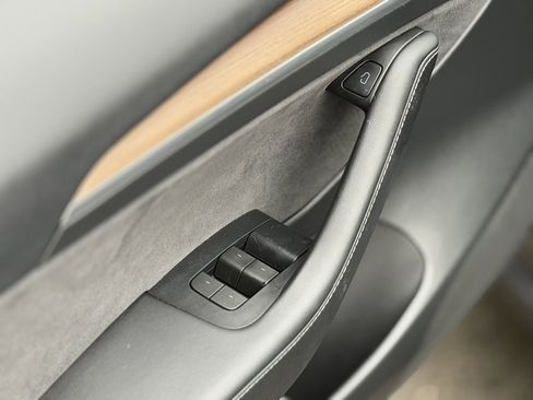 Used 2023 Tesla Model 3 Performance image 29