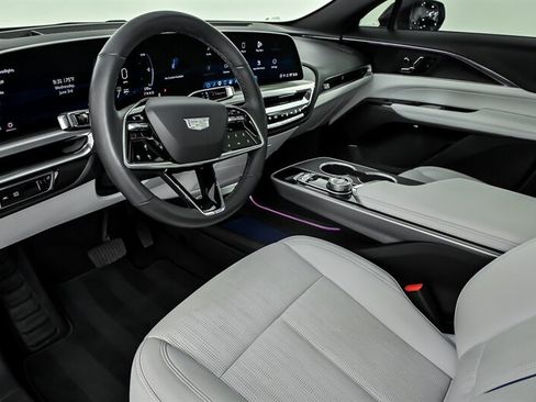 Used 2024 Cadillac Lyriq Luxury AWD/4WD image 15