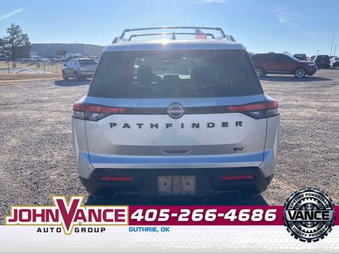 Used 2022 Nissan Pathfinder SV w/ SV Premium Package image 7