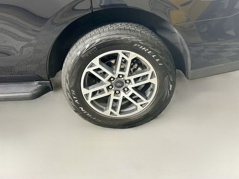 Used 2025 Ford Expedition Active AWD/4WD image 11
