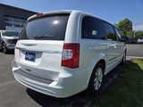 Used 2015 Chrysler Town & Country Limited Platinum image 4