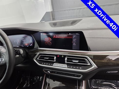 Used 2021 BMW X5 xDrive40i w/ Premium Package 2 image 21
