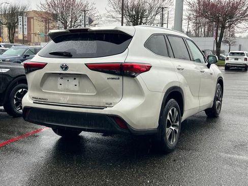 Used 2021 Toyota Highlander XLE image 5