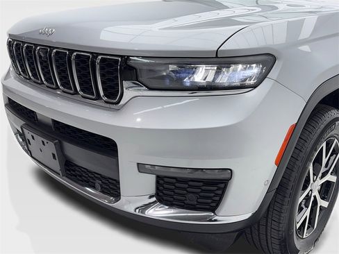 Used 2024 Jeep Grand Cherokee L Limited w/ Luxury Tech Group II image 5