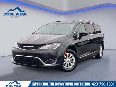 Used 2018 Chrysler Pacifica Touring-L