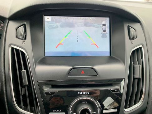 Used 2018 Ford Focus SEL w/ Winter Package image 6