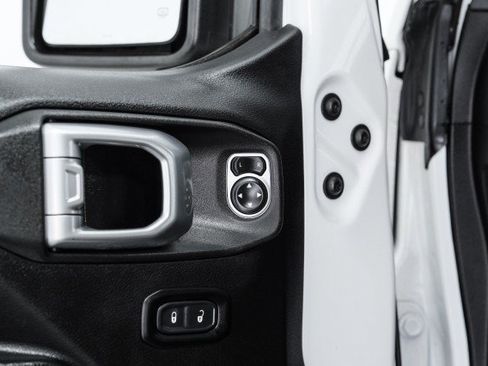 Used 2019 Jeep Wrangler Sport AWD/4WD image 35