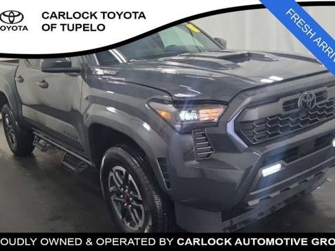 Used 2025 Toyota Tacoma TRD Sport image 5
