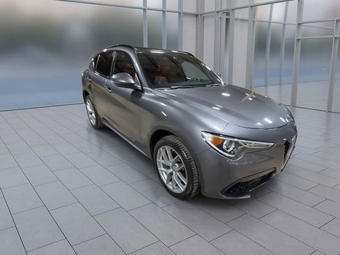 Used 2018 Alfa Romeo Stelvio Ti Sport image 2