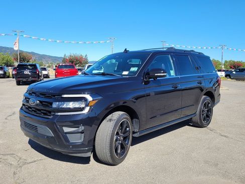 Used 2022 Ford Expedition Limited RWD image 9
