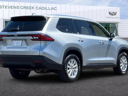Used 2025 Toyota Grand Highlander FWD image 3