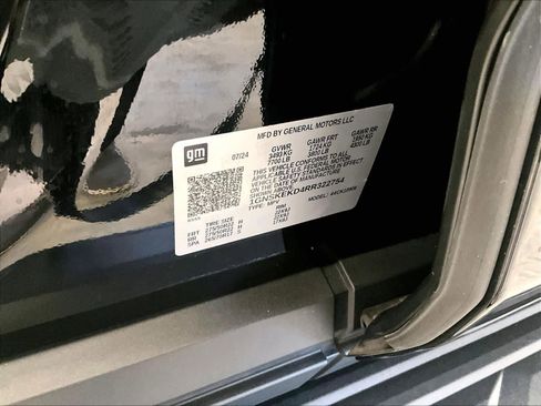 Used 2024 Chevrolet Suburban RST w/ Luxury Package image 37